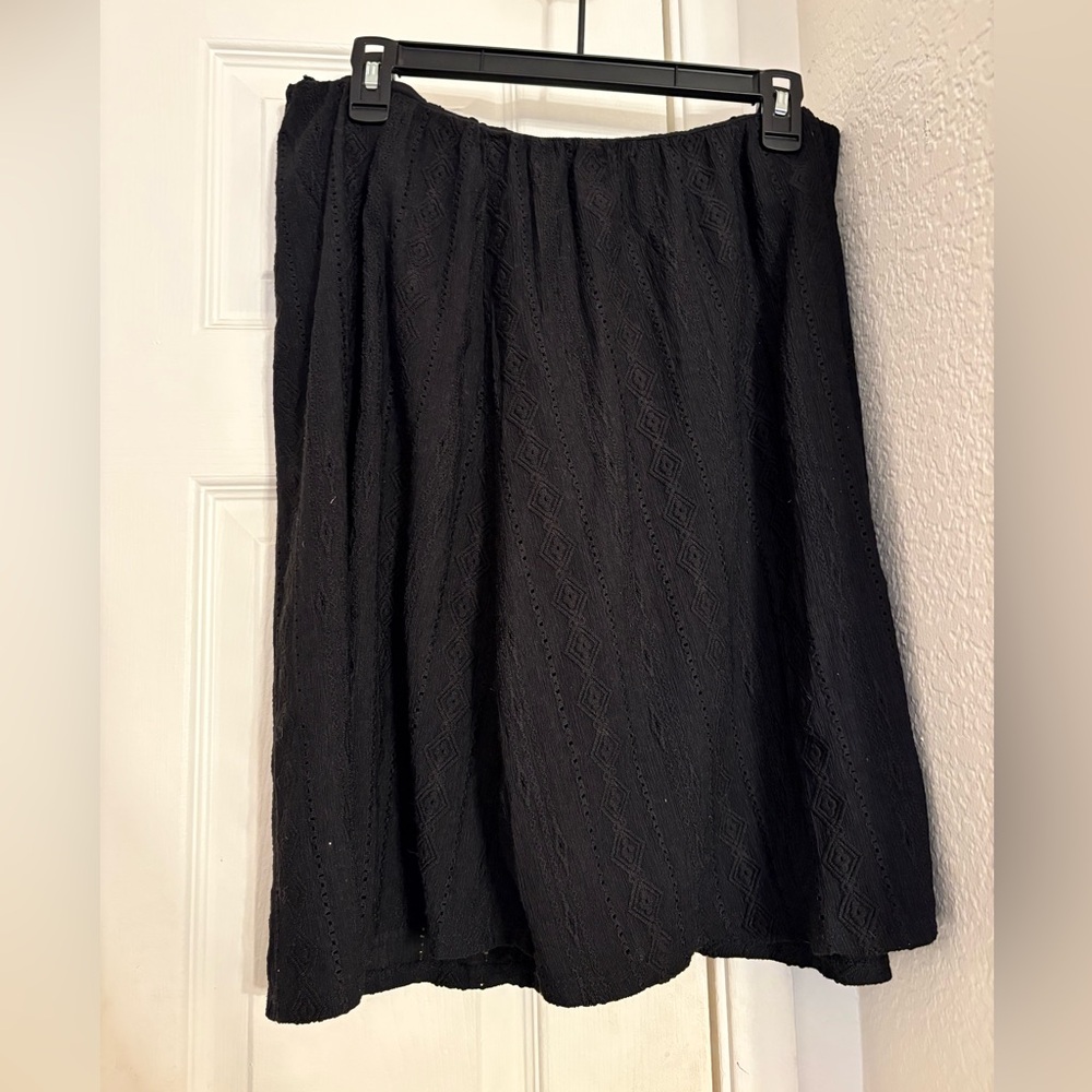 Chic Black Textured A-Line Skirt